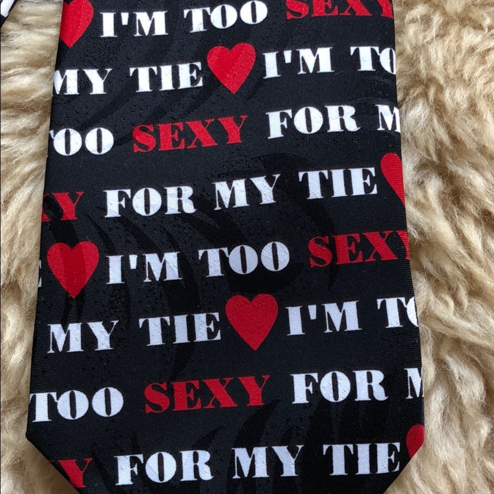 “NWT “ I’m too sexy” fun conversation piece
